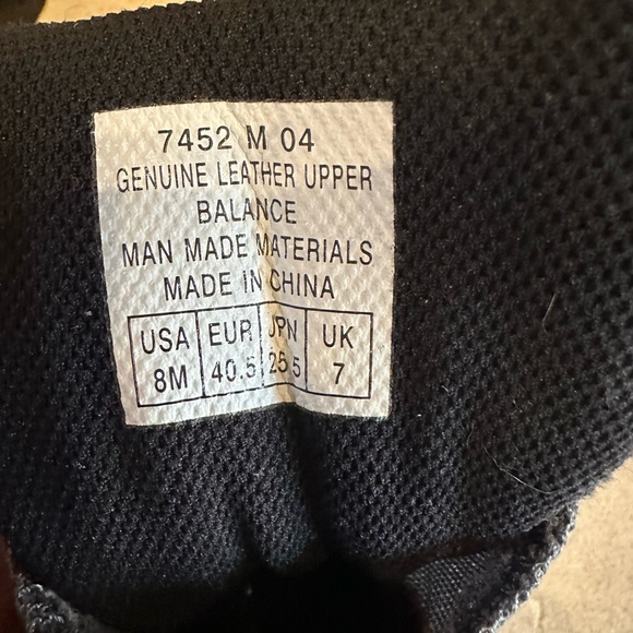 Olive Colored NWOT Vasque Boots - Picture 6 of 6